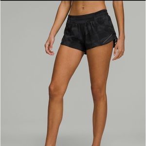 Lululemon Hotty Hot Low Rise 2.5” shorts